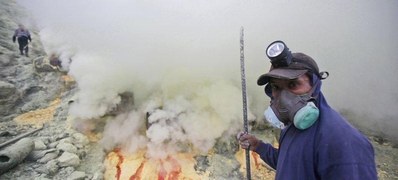 Illustration for article titled Inside the Toxic Sulfur Quarries That Keep Your Tires Rolling